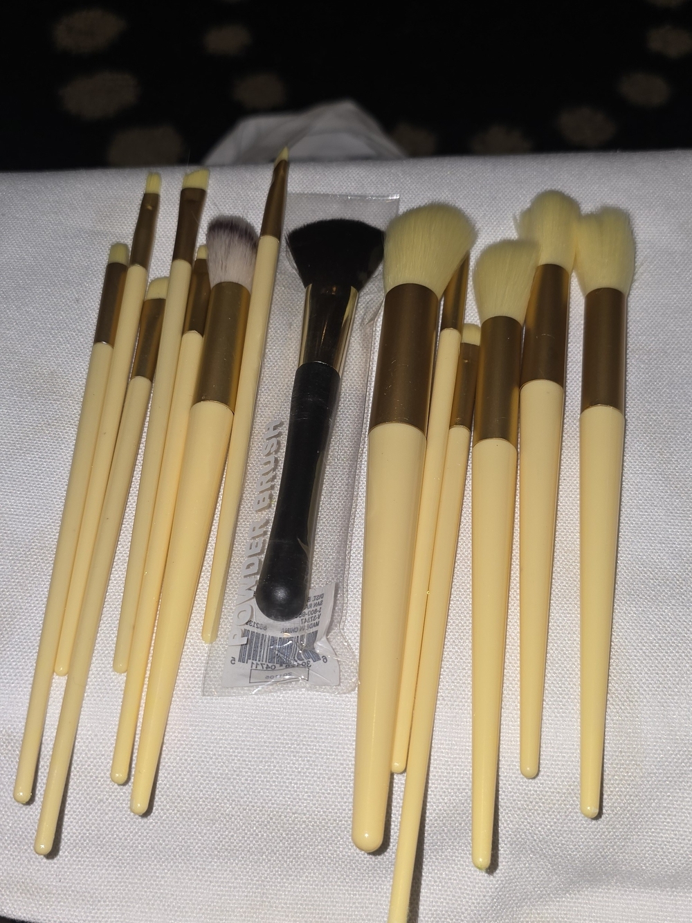 Yellow Makeup Brush Set for Women - 14-Piece